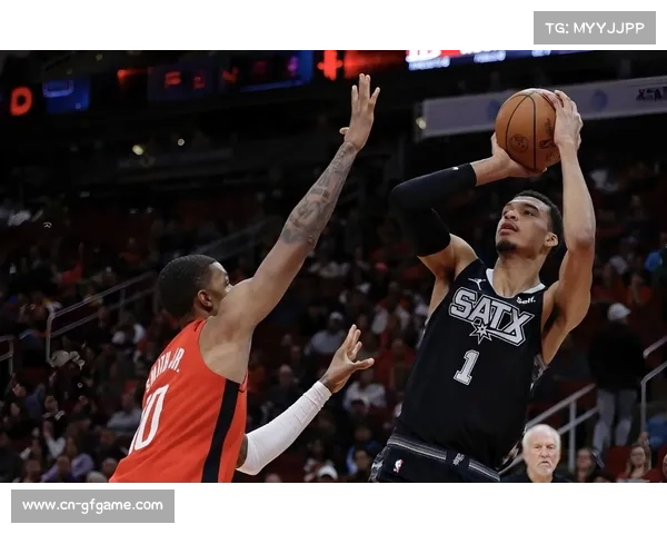 雷霆马刺对攻激烈，亚历山大连续得分破百场纪录
