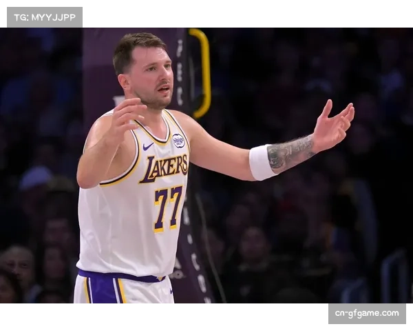 全明星正赛首节：世界队东契奇约基奇连线，美国条纹队詹姆斯杜兰特回应